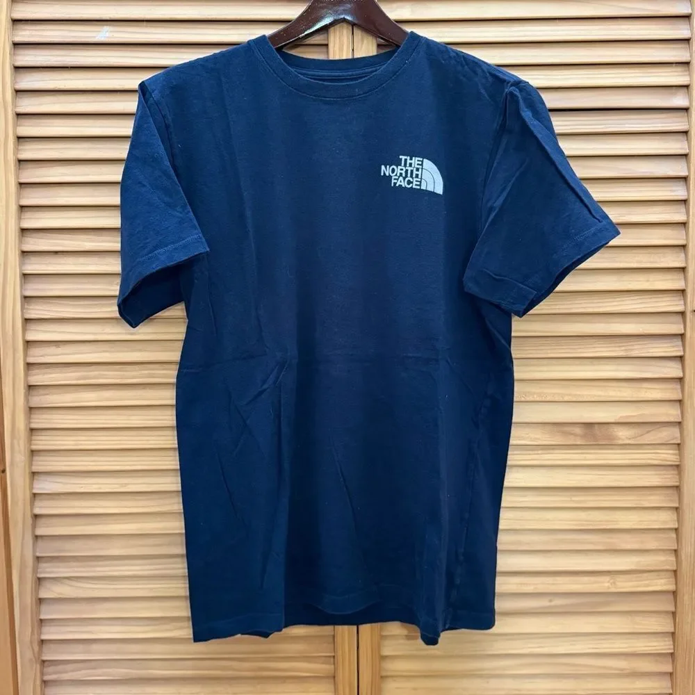 The North Face Men's Navy Blue Short Sleeve Tee size large